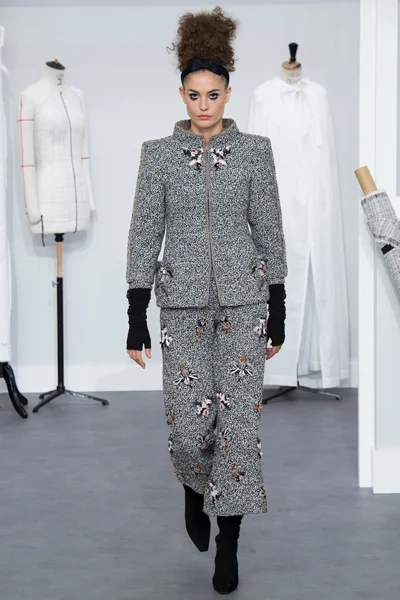 Look 9